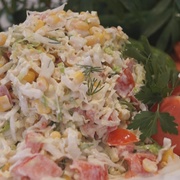 Салат с Пекинской капустой и помидорами.