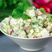 Вкусный легкий весенний салатик из редиса и огурцов