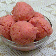 КЛУБНИЧНОЕ МОРОЖЕНОЕ ИЛИ СОРБЕ