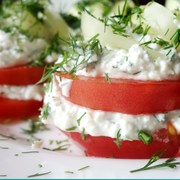 ПОМИДОРЫ С ТВОРОГОМ, ЗЕЛЕНЬЮ И ЧЕСНОКОМ - ПОЛЕЗНАЯ И ВКУСНАЯ ЗАКУСКА. Простой рецепт