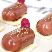 шоколадное пирожное-мусс с малиновым компоте