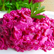 Очень вкусный, нежный и сытный салат из свеклы с сыром