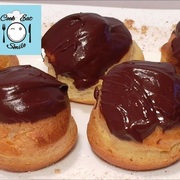 Профитроли с карамельным кремом (заварные пирожные)