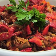 Баклажаны с перцем и помидорами