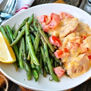 Запеченная рыба с помидорами, сметаной и майонезом + стручковая фасоль на гарнир