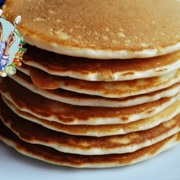 Панкейк с мясом. Вкусный завтрак.