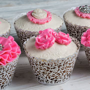 Украшение капкейков мастикой. Как украсить кексы для девушки