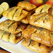 Конвертики с яблоками из творожного теста