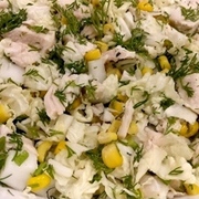 ПОЛЕЗНЫЙ И ЛЕГКИЙ САЛАТ С ПЕКИНСКОЙ КАПУСТОЙ, КУРИЦЕЙ И КУКУРУЗОЙ