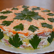 Салат "Своя изюминка". Озадачьте своих гостей.