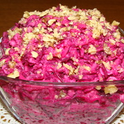 Свекольно-грушевый салат с сыром.