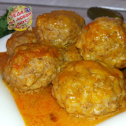 Тефтели с подливкой по-домашнему (в духовке)