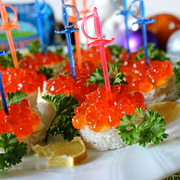 Канапе с красной икрой