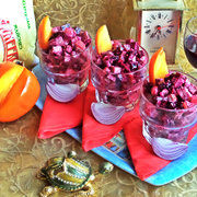 Свекольный салат с хурмой