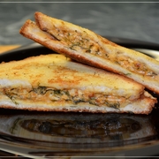 Гренки с сыром на завтрак