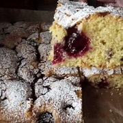 Пирог с замороженной ежевикой/малиной