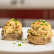 Фаршированные грибы шампиньоны с мясным фаршем и сыром в духовке