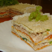 "Под ёлкой" - закусочный торт без выпечки