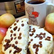 Ленивая «ватрушка» с изюмом.