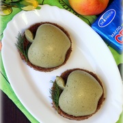 Форшмак в острой шубе из авокадо