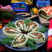 Рисовый рулет со шпинатом, фасолью и лисичками