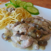 Свинина в сливочно-грибном соусе