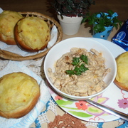 Бефстроганов с картофельными шанежками