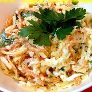 Салат на Новый Год с корейской морковью, курицей, сыром и яйцом