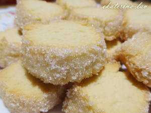 Фото к рецепту: Быстрое и очень рассыпчатое печенье Песочный бриллиант Фото к рецепту: Быстрое и очень рассыпчатое печенье Песочный бриллиант