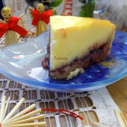 Песочный пирог с творогом и джемом.