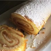 Бисквитный рулет "Гости на пороге"