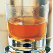 Теплое вино с апельсинами и пряностями