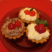 КОРЗИНОЧКИ С КРЕМОМ И МАРЦИПАНАМИ