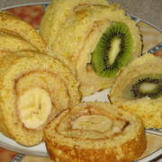 Бисквитный рулет с бананом