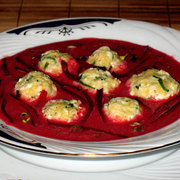 Суп-пюре из запечёной свеклы с сырными клёцками