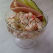 Простой салатик с крабовыми палочками