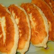 плоские пирожки с капустой и с морковью