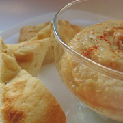 Паштет из нута с печеным чесноком.