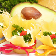 Пикантные сырные тарталетки с авокадно-творожной начинкой "Восторг".