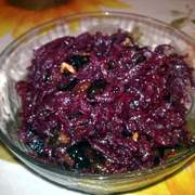 Свекла с орехами и черносливом