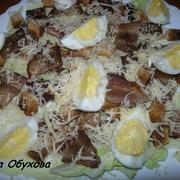 Салат «Цезарь» с беконом