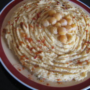 Паштет из нута с печеным чесноком.