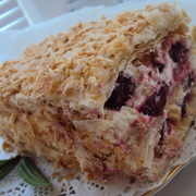 Вишнёвый мильфей со сливками