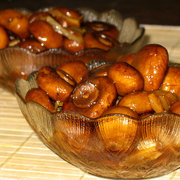 Шампиньоны, замаринованные с чили и мёдом