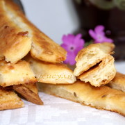 Слоёные сырные палочки