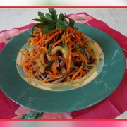 Салат из свиного языка, корейской моркови и запеченого болгарского перца