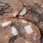 Рулет из  говядины и индюшки с опятами "Праздничный"