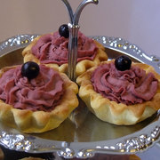 Корзиночки с шоколадно-смородиновым кремом "Зимний каприз"