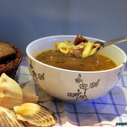 Суп с тунцом, сушеными томатами  и ракушками (из серии „Быстрые супы“)