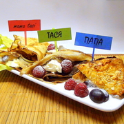 «Дружная семейка»: мраморные, сметанные блины + бабушкины блины с селёдкой и карри + ледяные блины.